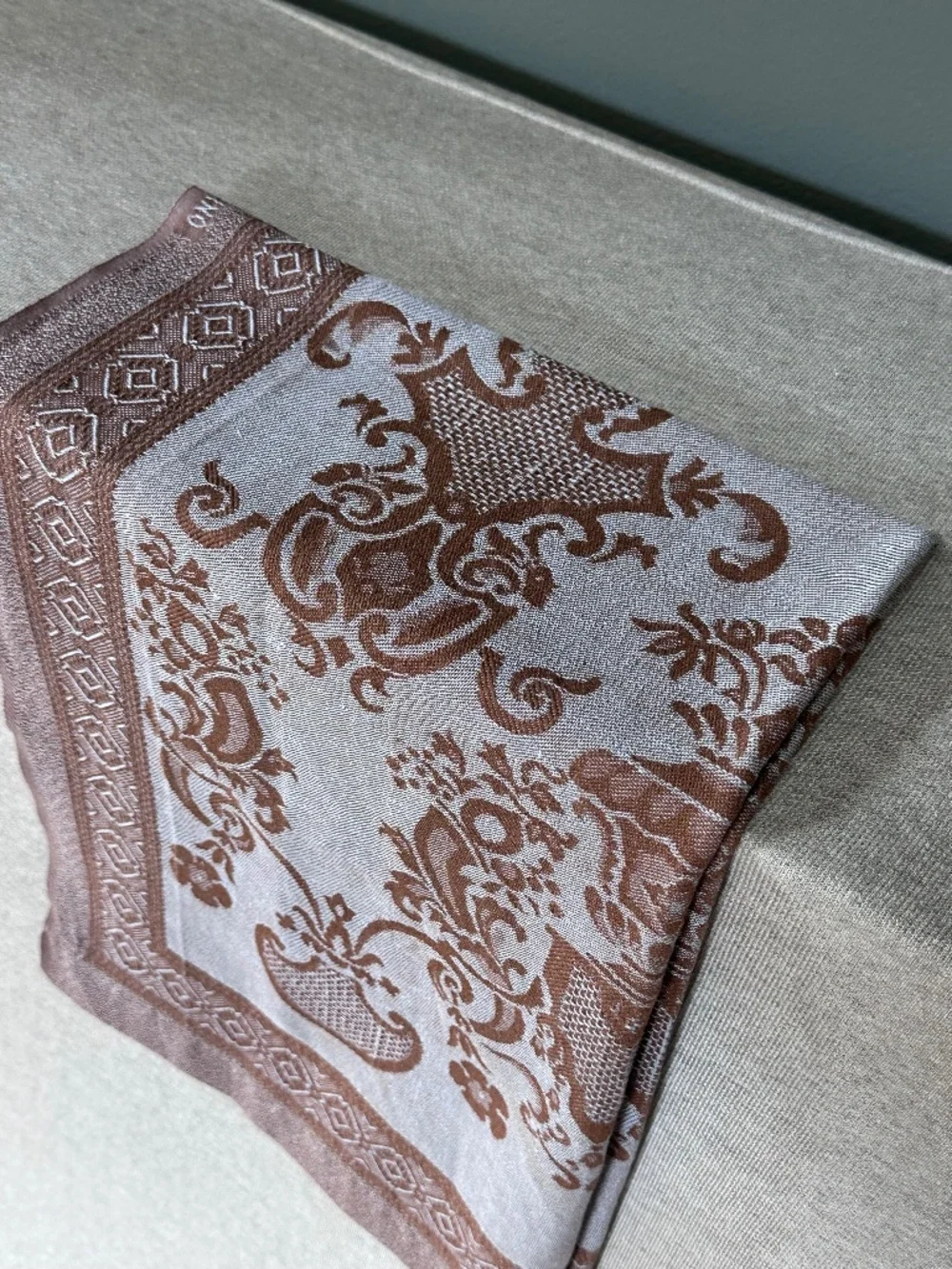 Italian Tessitura Pardi- Jacquard Damask Table Runner: BRAND NEW
